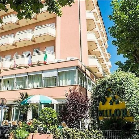 Hotel Milord تْشيزيناتيكو المظهر الخارجي الصورة