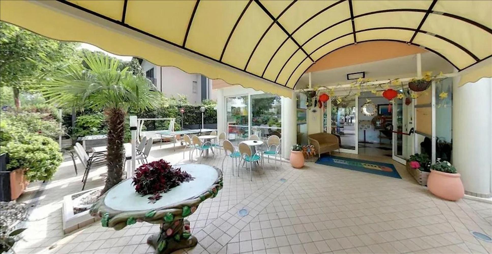 Hotel Milord تْشيزيناتيكو المظهر الخارجي الصورة
