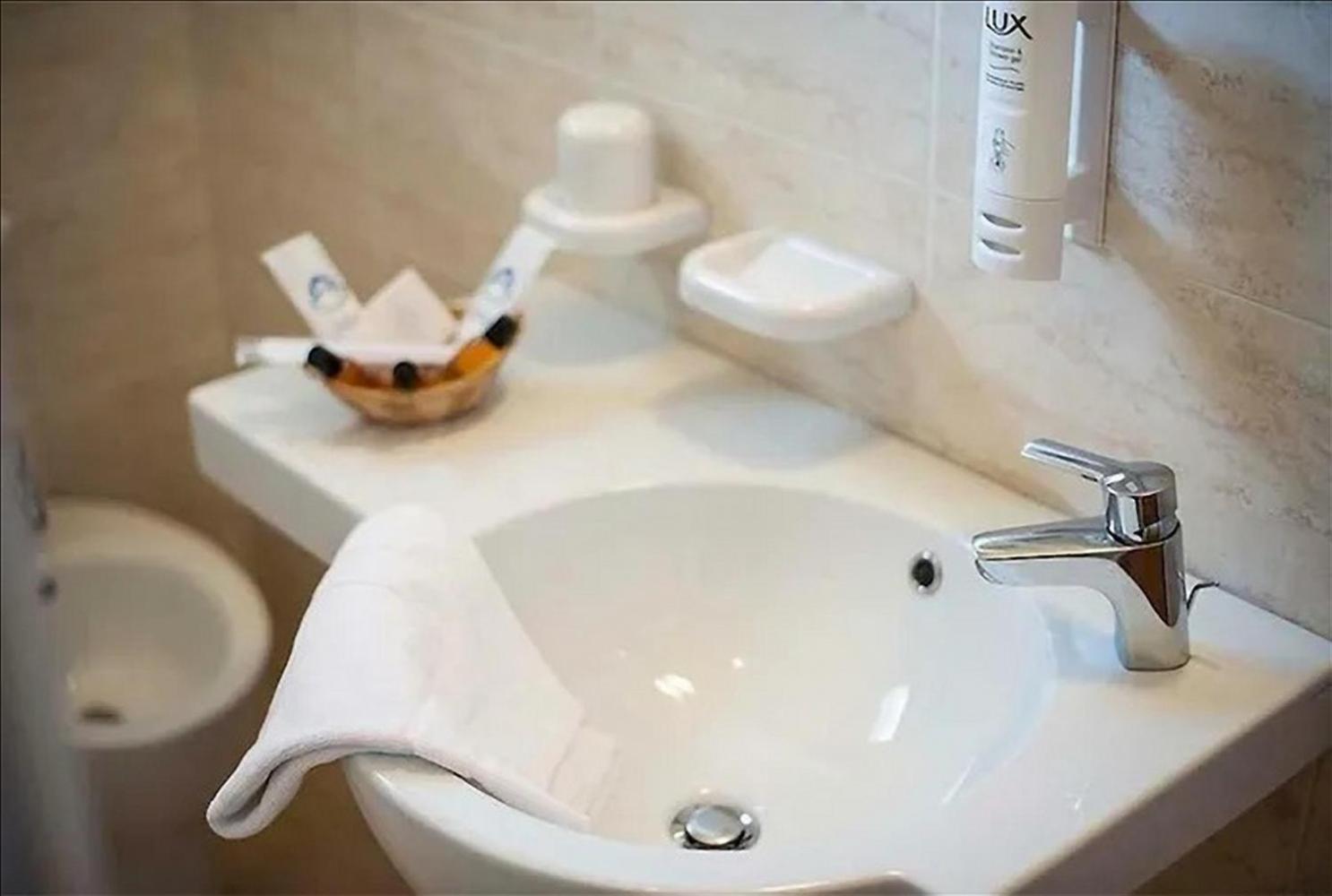 Hotel Milord تْشيزيناتيكو المظهر الخارجي الصورة