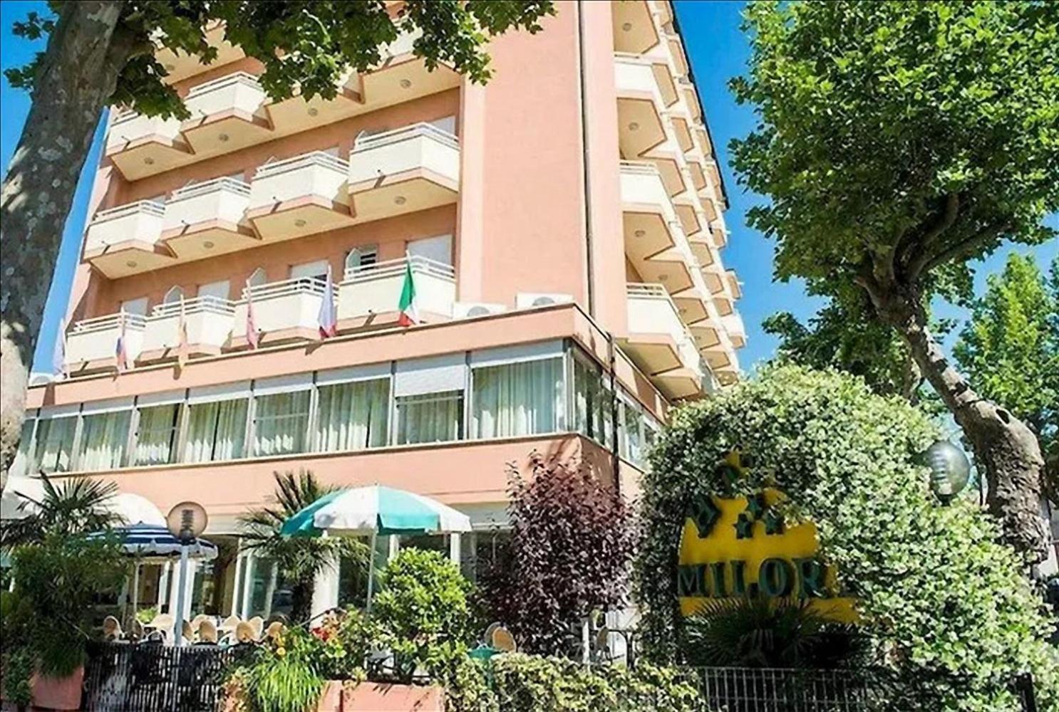 Hotel Milord تْشيزيناتيكو المظهر الخارجي الصورة