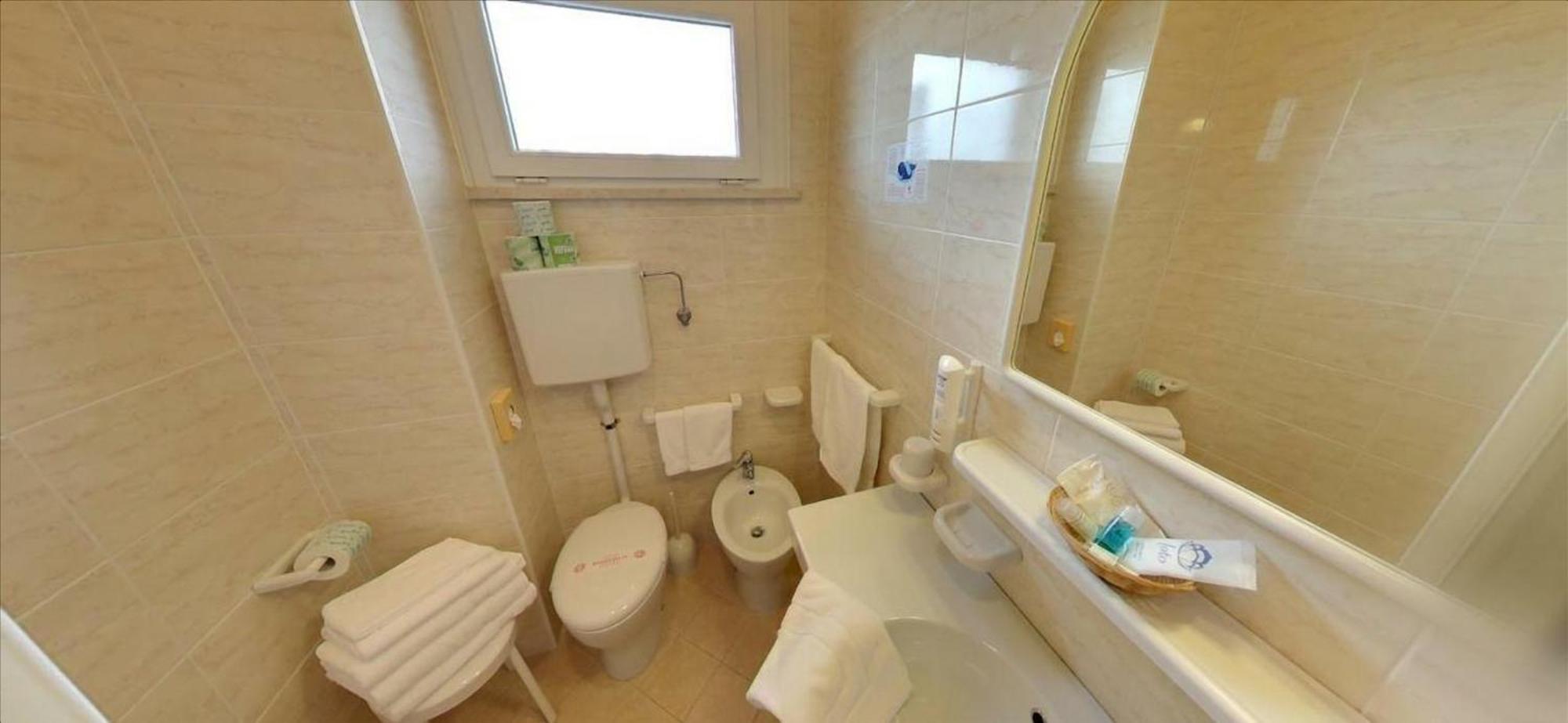 Hotel Milord تْشيزيناتيكو المظهر الخارجي الصورة