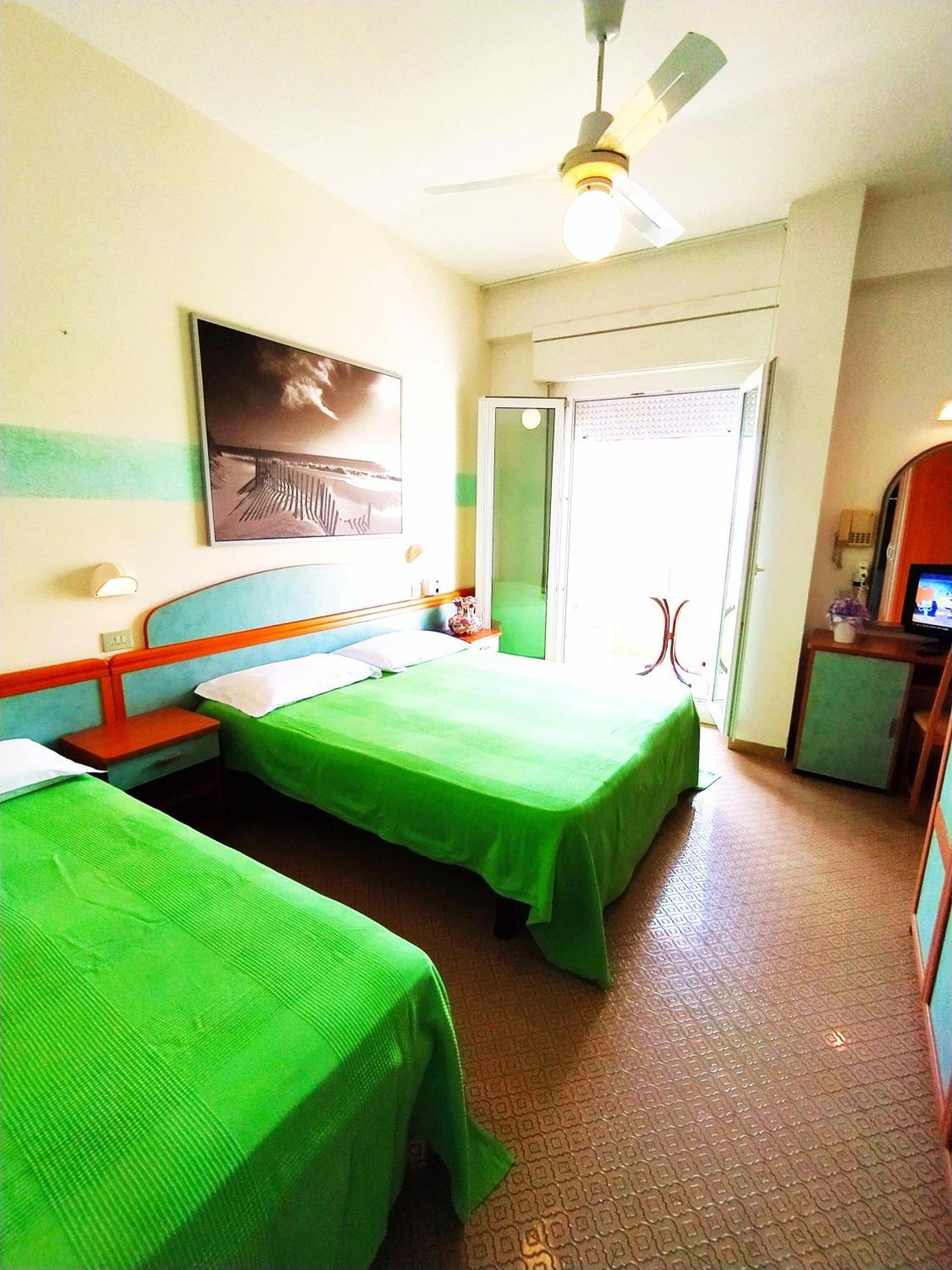 Hotel Milord تْشيزيناتيكو المظهر الخارجي الصورة